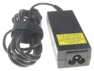 Toshiba P000567740 - Passend für toshiba ac adaptor(3pin) 4